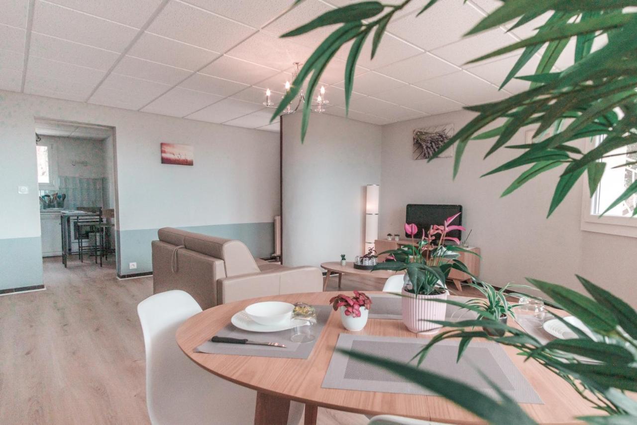 Meuble Tourisme 4*, Les Pieds Dans L'eau, Palmeras Apartment La Londe-les-Maures