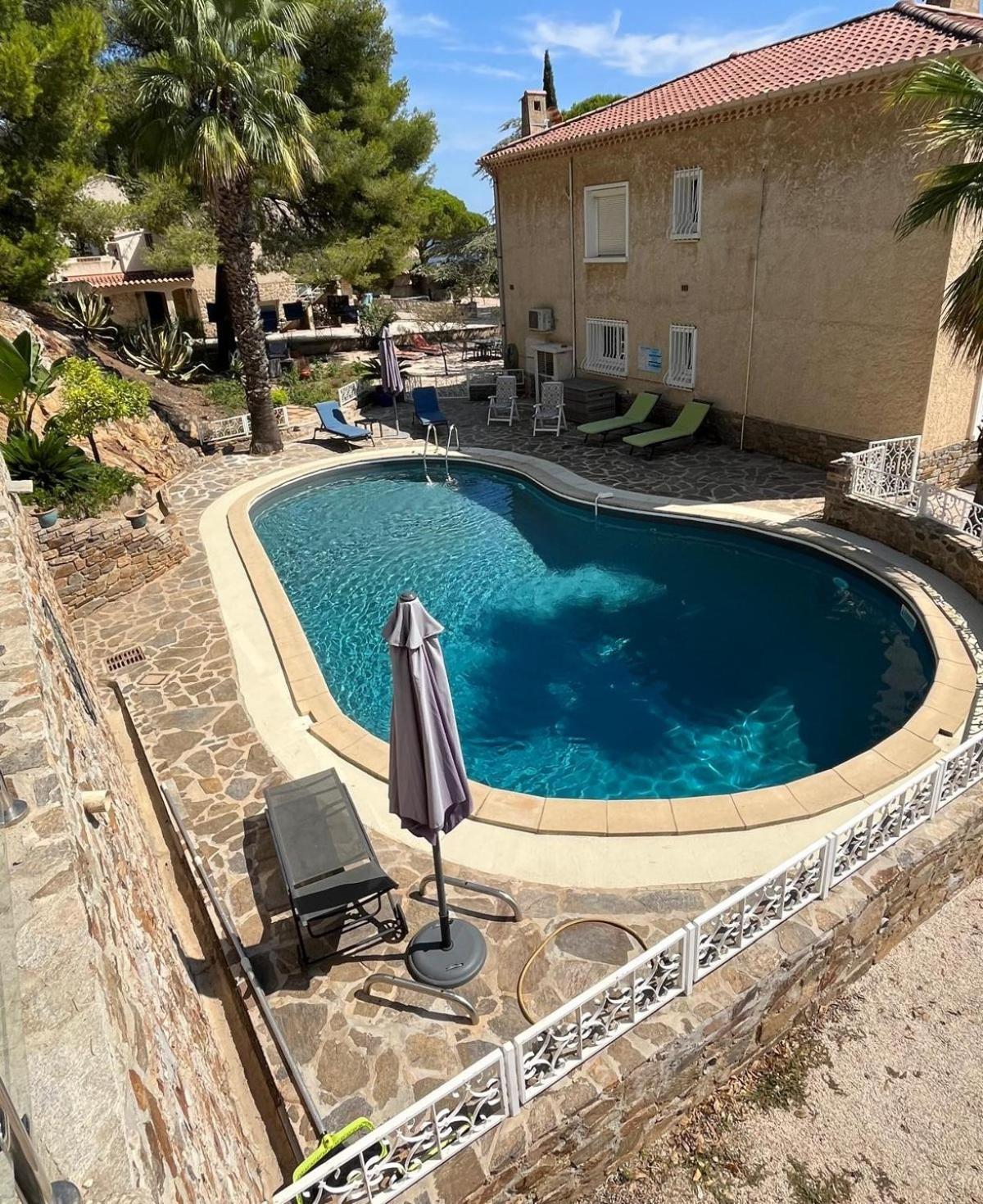 Meuble Tourisme 4*, Les Pieds Dans L'eau, Palmeras Apartment