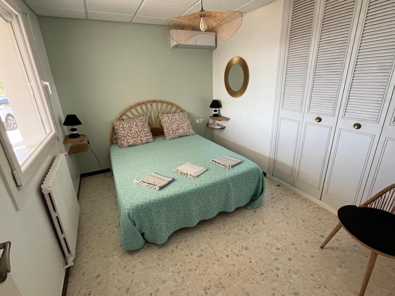Apartment Meuble Tourisme 4*, Les Pieds Dans L'eau, Palmeras